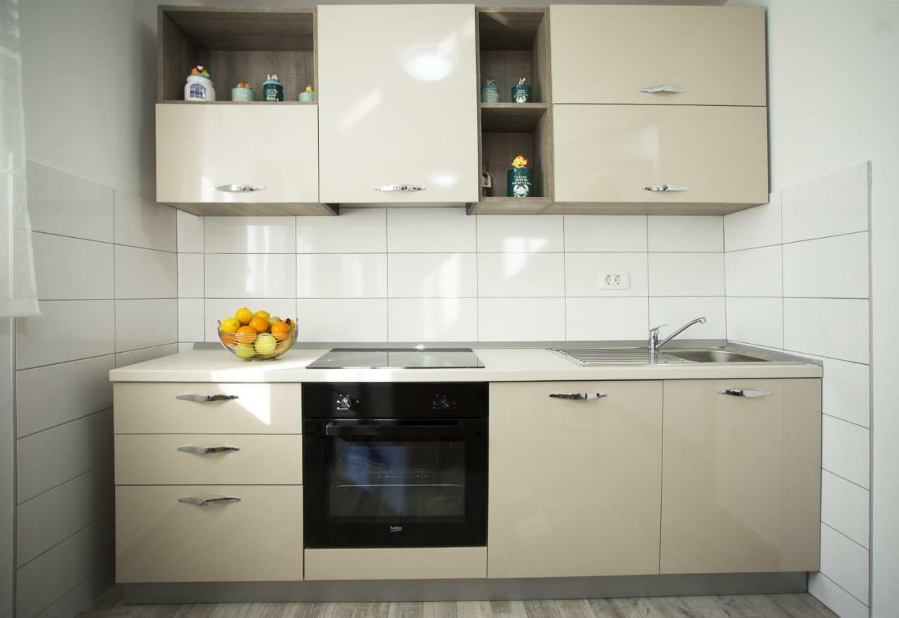 Kaštela Apartman Leona מראה חיצוני תמונה